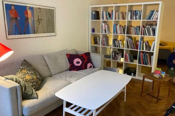 Mysig 1:a med balkong på Södermalm